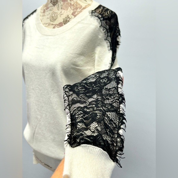IJEANS by BUFFALO Ivory with black lace accent crew neck sweater size M - Picture 1 of 13